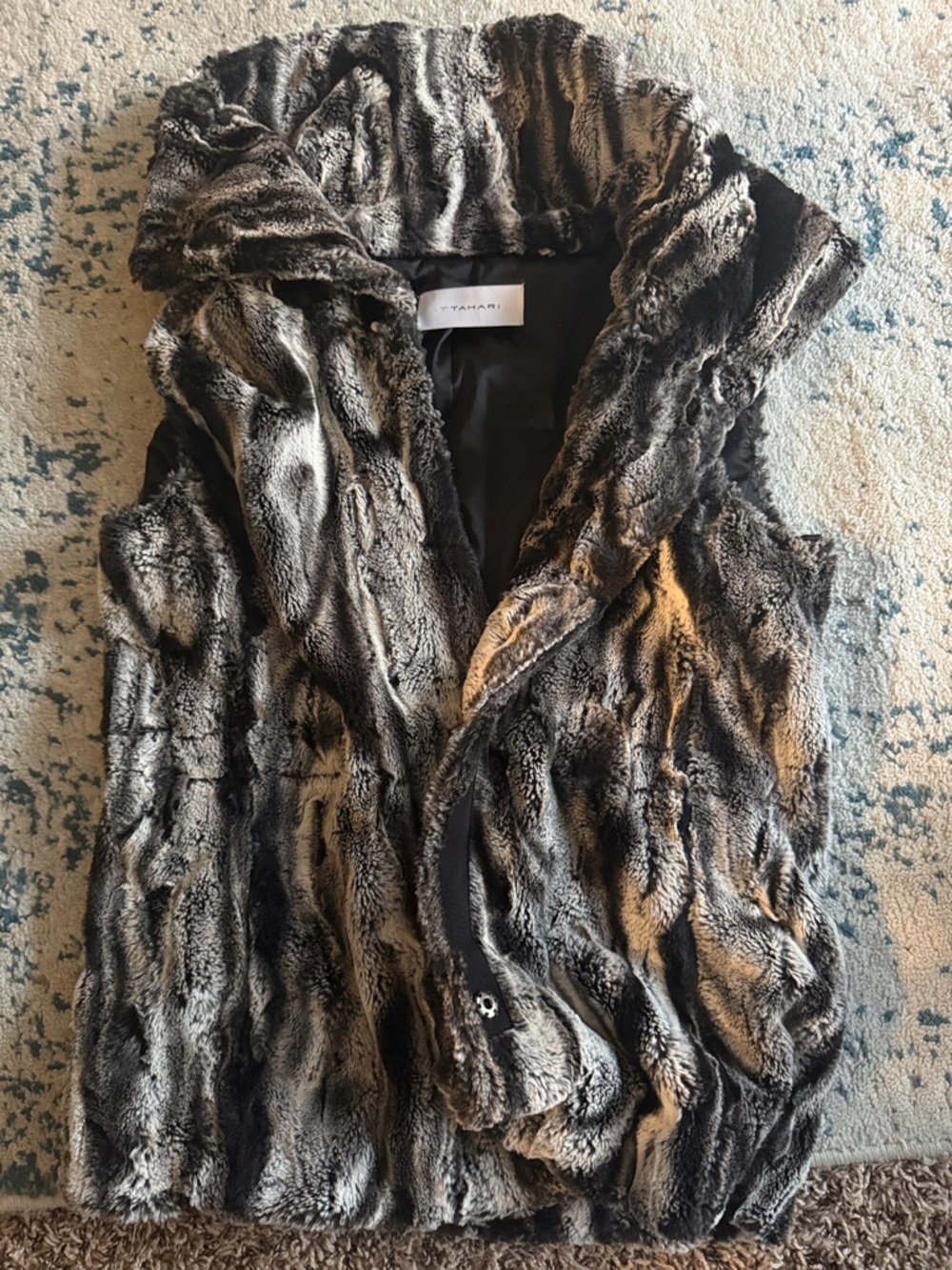 Tahari Striped Faux Fur Vest 🐼